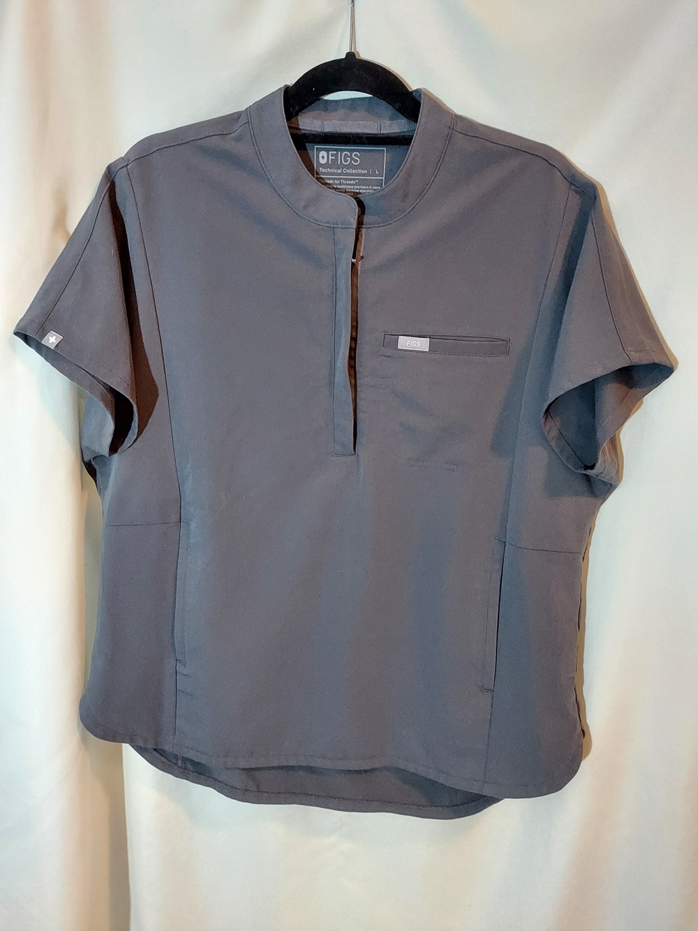 FIGS Charcoal Montex Mock Neck Relaxed Scrub Top Size Large